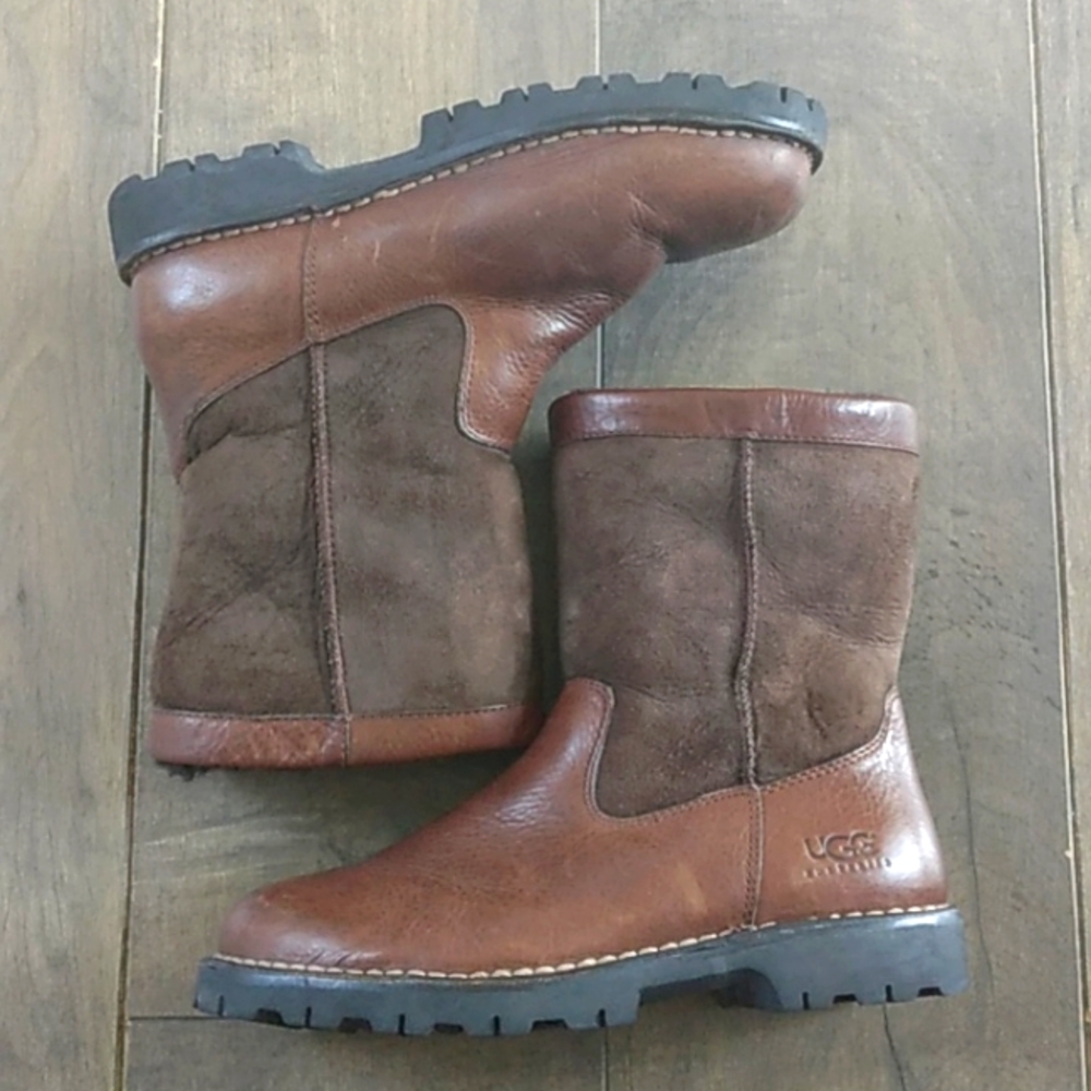 UGG AUSTRALIA LEATHER SUEDE BROWN SHEARLING BOOTS MENS 8.